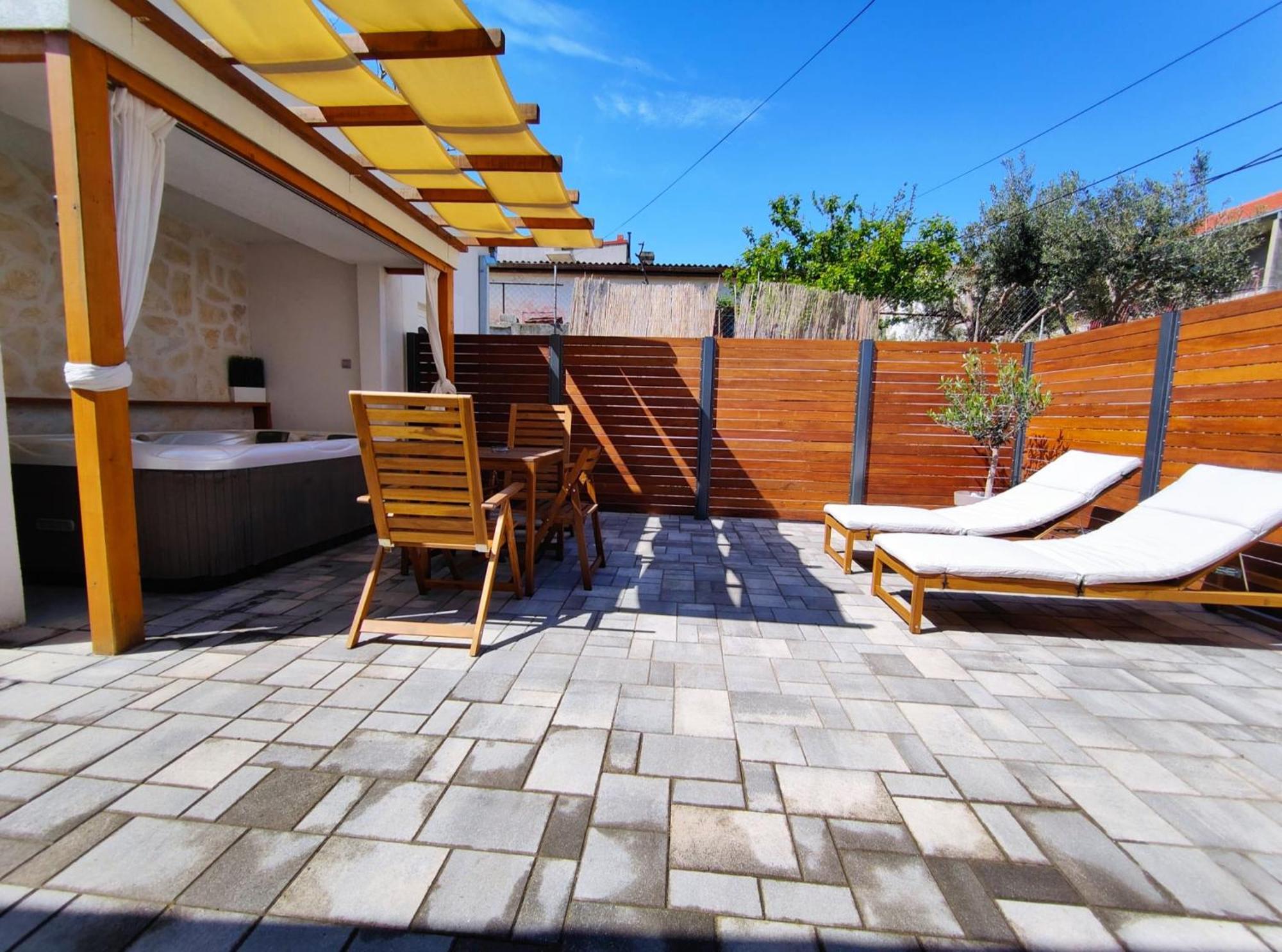 Tonina - House With Terrace, Jacuzzi, Free Parking Apartment Split Exterior photo